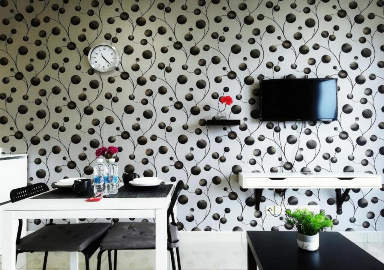 Peanut Butter Homestay #Trefoil Setia City Сетия-Алам Экстерьер фото