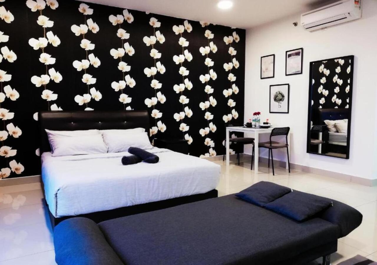 Peanut Butter Homestay #Trefoil Setia City Сетия-Алам Экстерьер фото